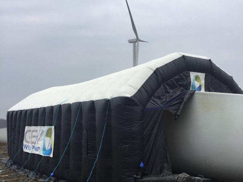 Inside the ground-based Ventura Habitat, wind technicians can repair turbine blades without regard to wind or weather. GEV Wind Power also offers an up-tower Habitat here.