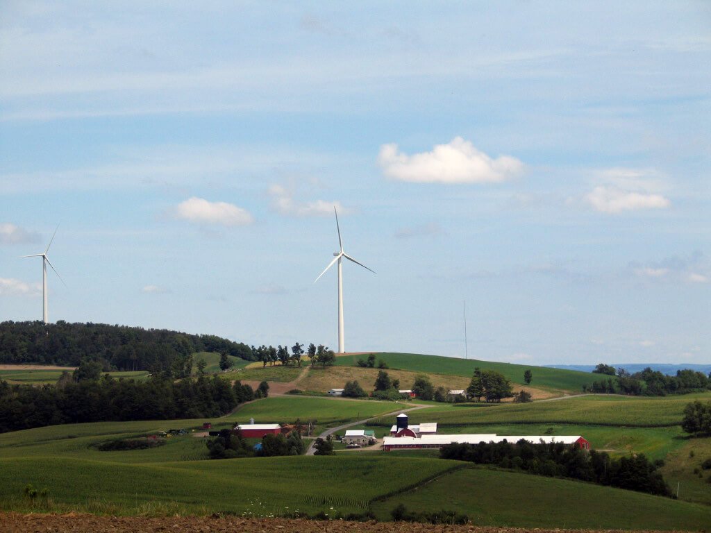 The 34.5-MW Munnsville Wind Farm in New York is an example of a successfully developed wind project that has been generating power for a number of years now. It consists of 23 GE Energy 1.5 XLE wind turbines (diameter 77 m; hub height 80 m | photo credit: Bob Sherwin of EAPC).