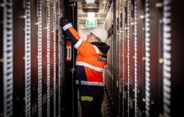 Carnegie Road is Ørsted’s first stand-alone, large-scale battery energy storage project at 20MW, although the renewable energy company also has a 2MW battery located behind the meter at its Burbo Bank offshore wind farm. This project supports the 90MW wind farm’s production scheduling as well as providing some grid services.